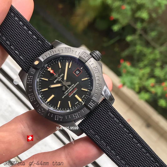 Breitling Avenger Blackbird - 44mm
