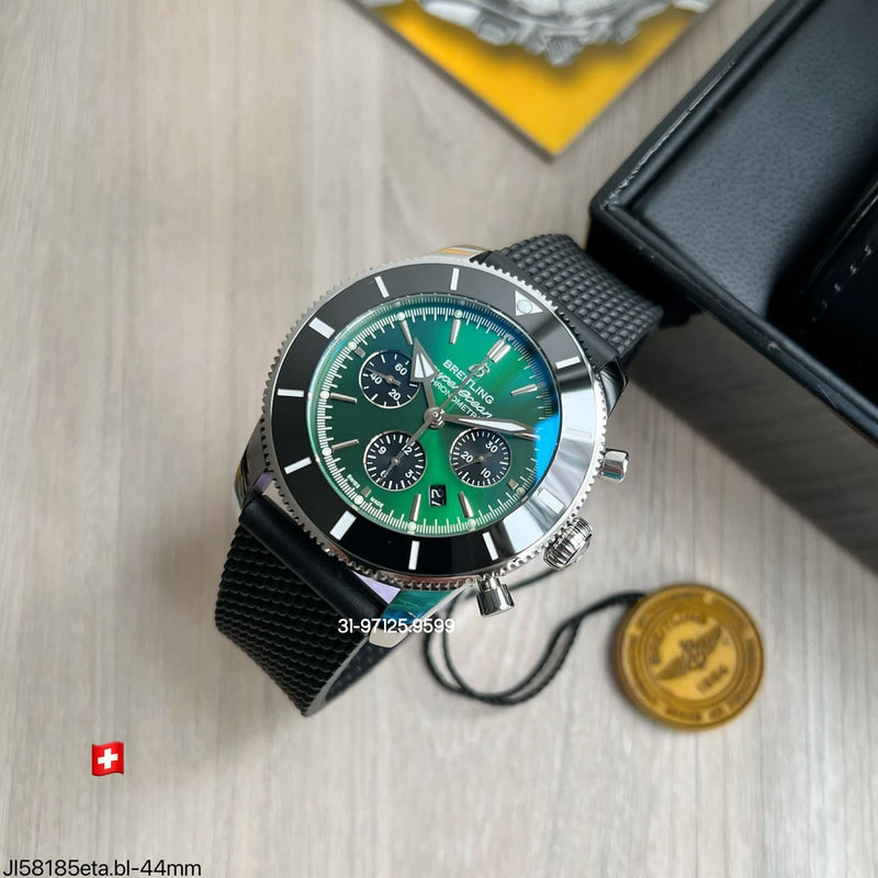 Breitling Superocean - 44mm