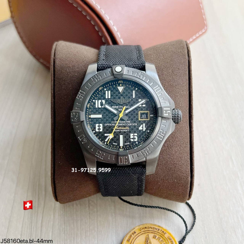 Breitling Avenger Blackbird - 44mm
