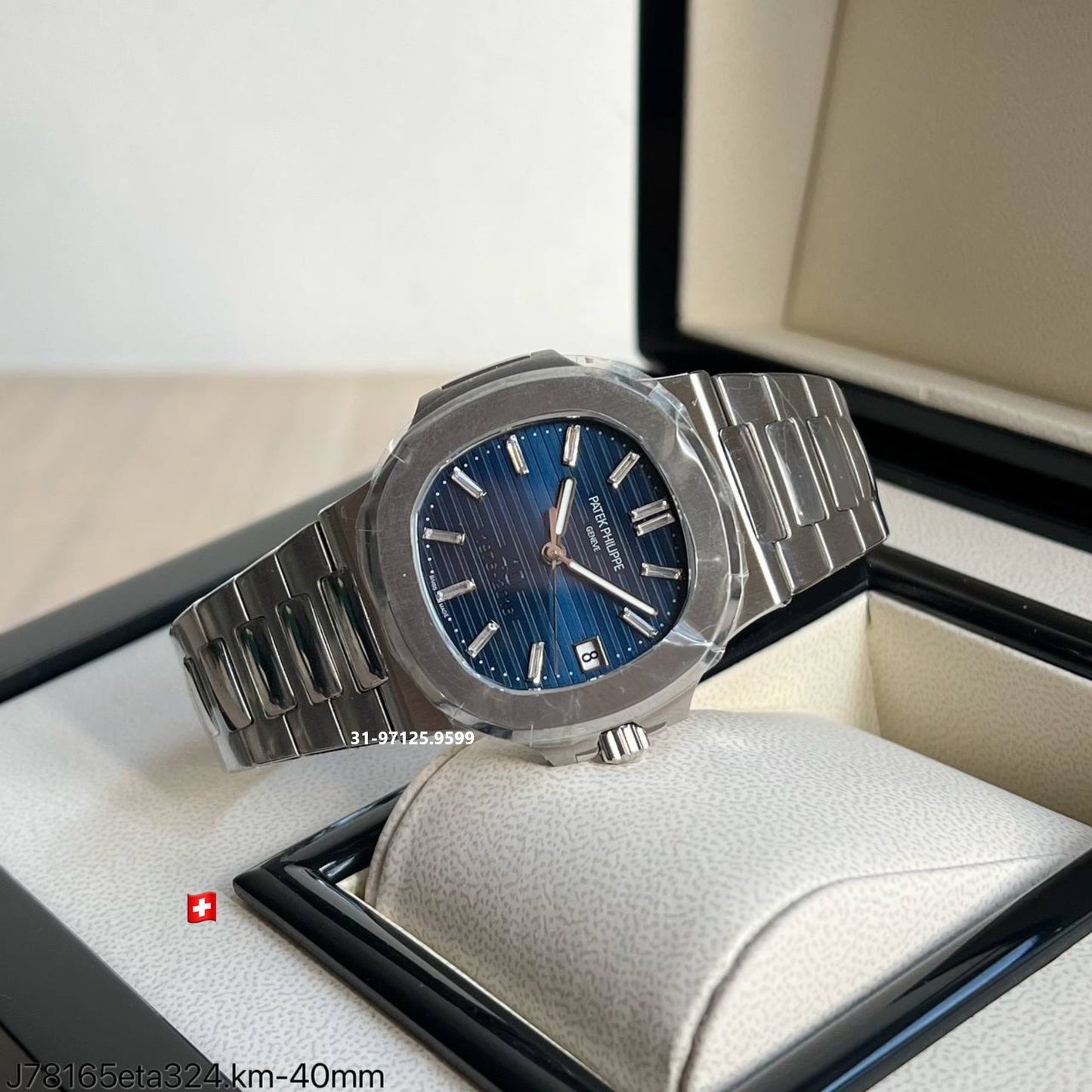 Patek Philippe Nautilus / com pedra