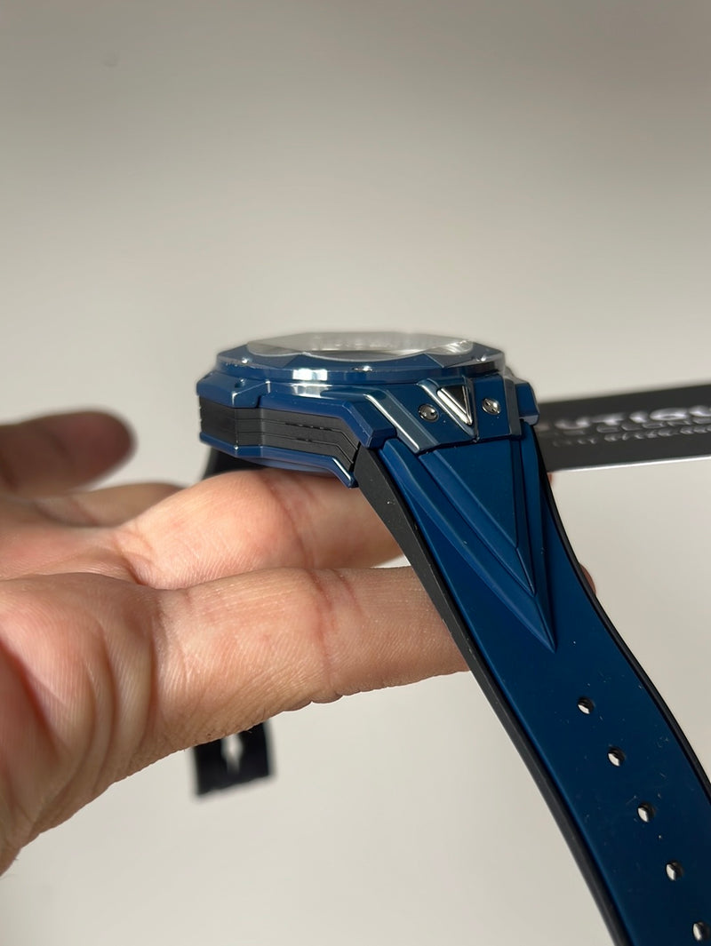 Hublot sang bleu