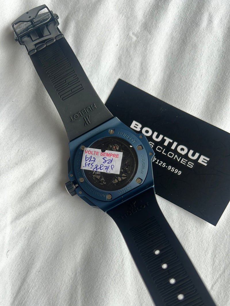 Hublot sang bleu