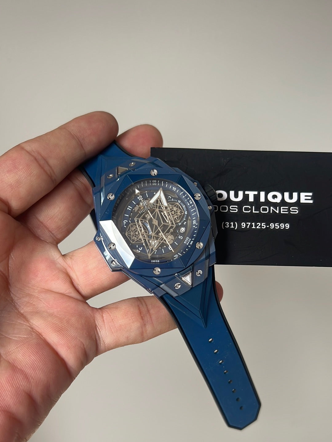 Hublot sang bleu