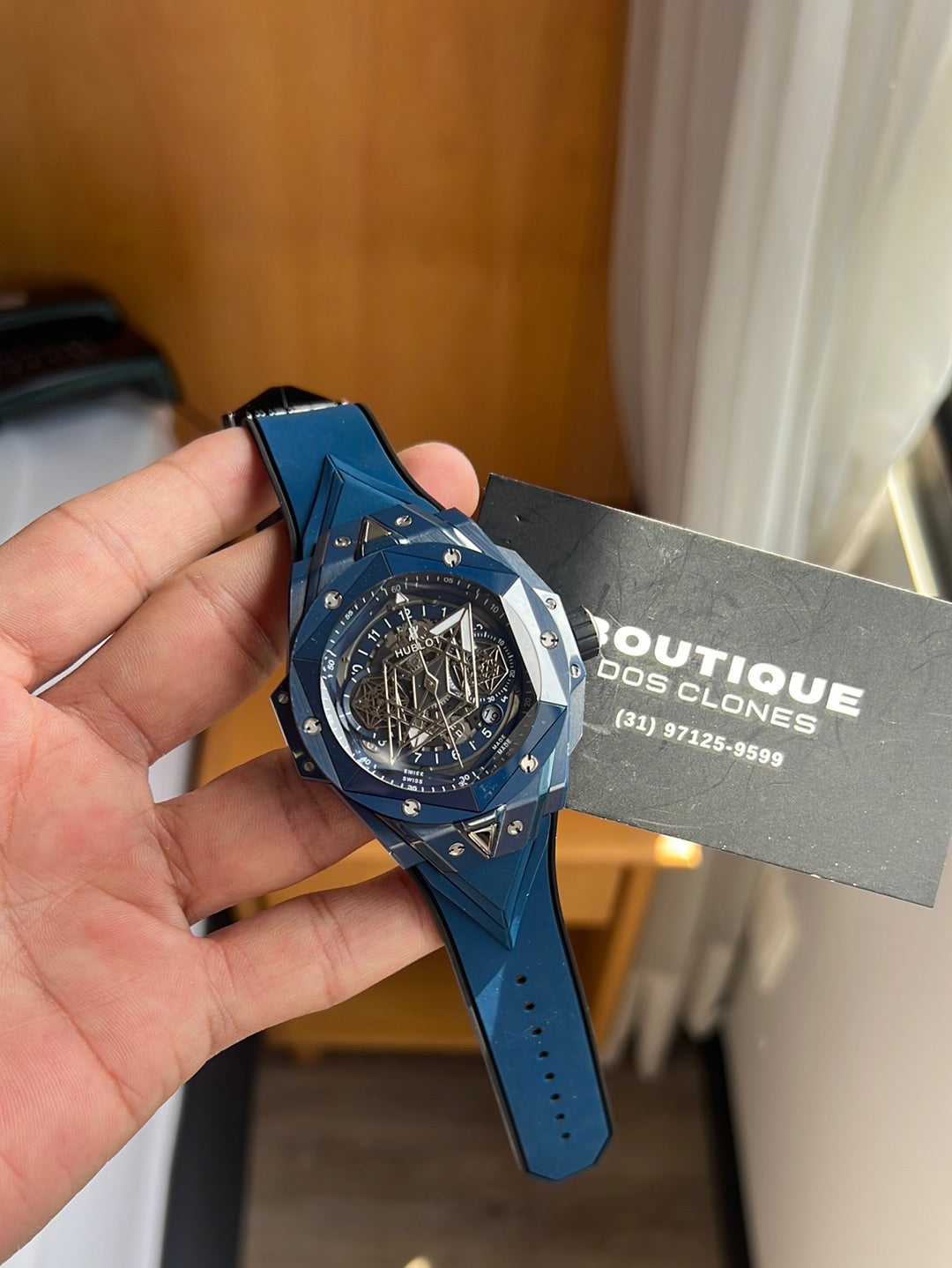Hublot sang bleu